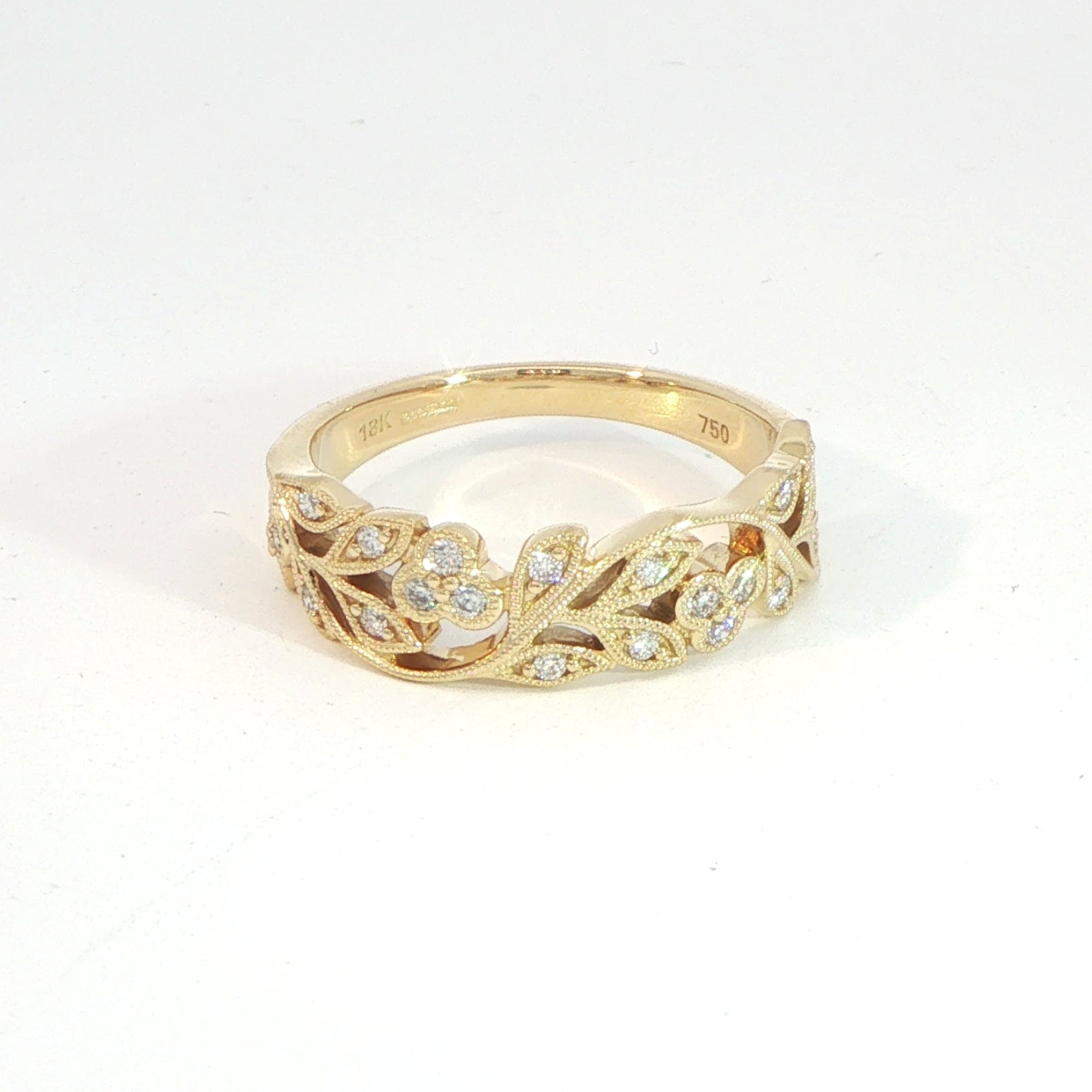 18 Carat Yellow Gold Filigree Diamond Ring