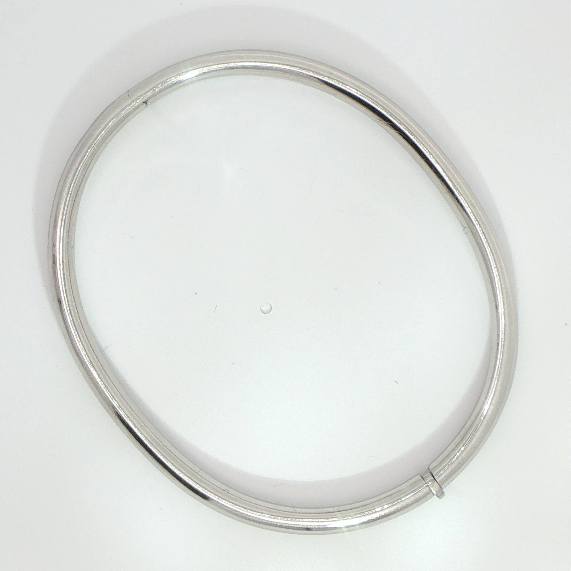 9 Carat White Gold Hinged Bangle