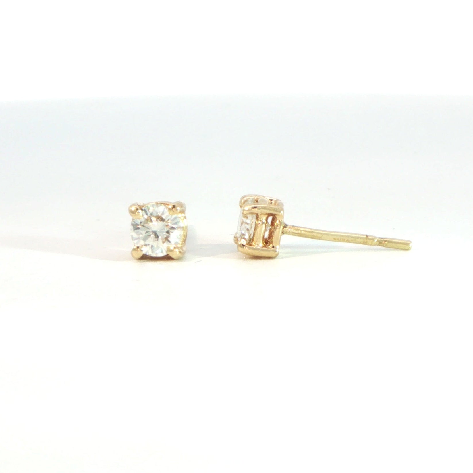 18 Carat Yellow Gold Diamond Stud Earrings 0.50ct